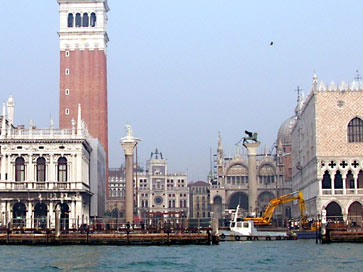 ���@�|���b�g����T���}���R���L����B�����ʐ^